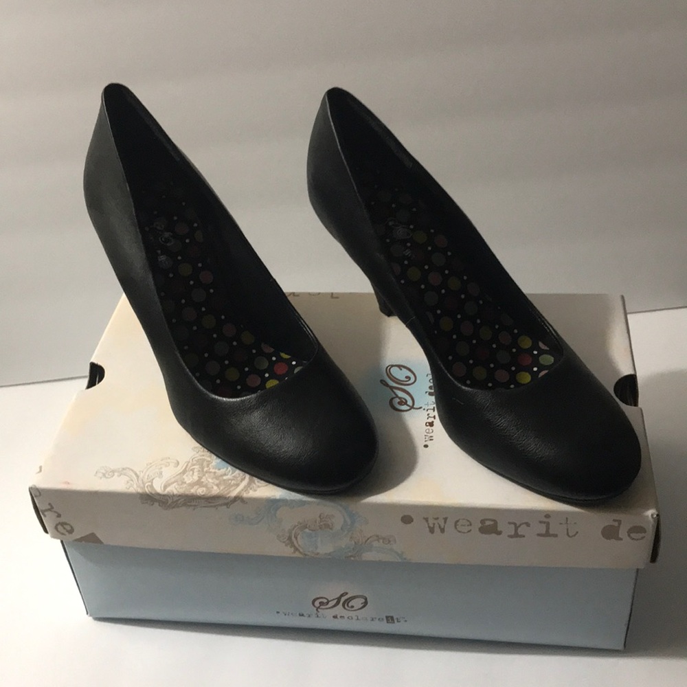 Black Heels | 7 Closed Round Toe Pumps Pansy Shoe